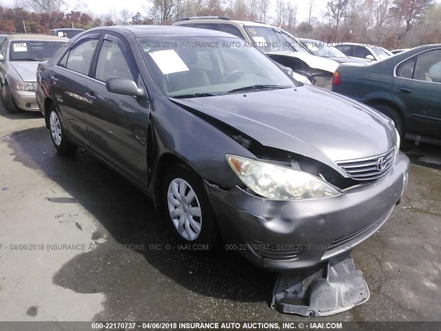 4T1BE32K15U992185 - 2005 TOYOTA CAMRY LE/XLE/SE GRAY photo 1