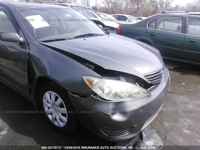 4T1BE32K15U992185 - 2005 TOYOTA CAMRY LE/XLE/SE GRAY photo 6