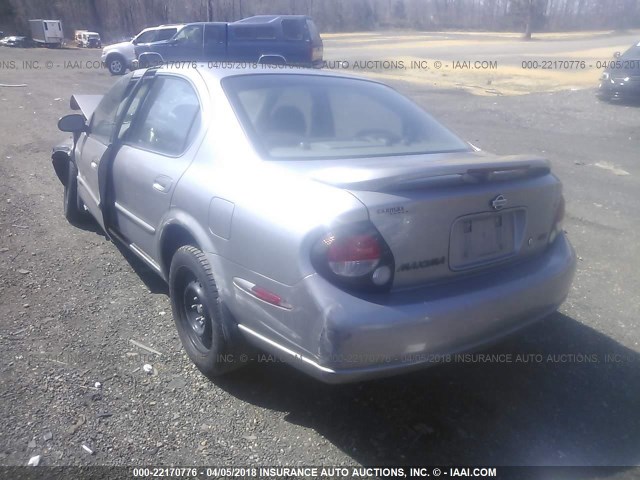 JN1CA31D8YT517377 - 2000 NISSAN MAXIMA GLE/GXE/SE SILVER photo 3