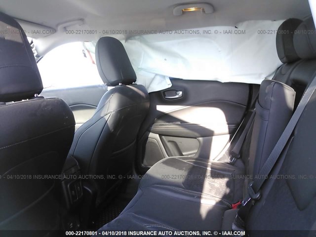 3C4NJDBB7JT117846 - 2018 JEEP COMPASS LATITUDE 白色 照片 8