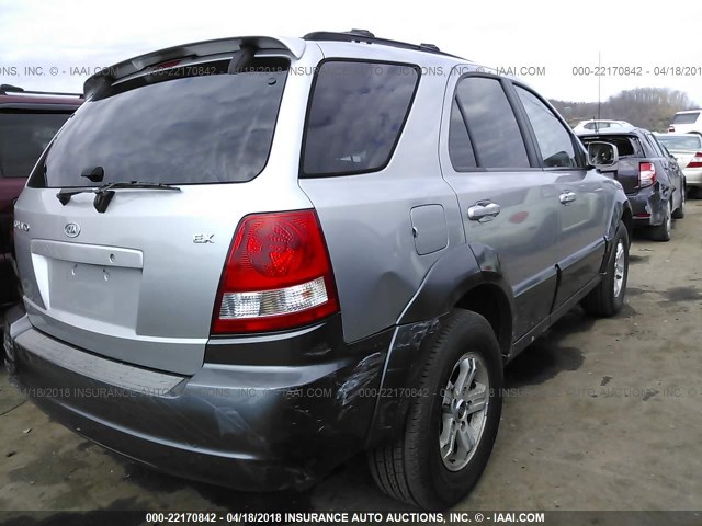 KNDJC733235061741 - 2003 KIA SORENTO EX/LX SILVER photo 4