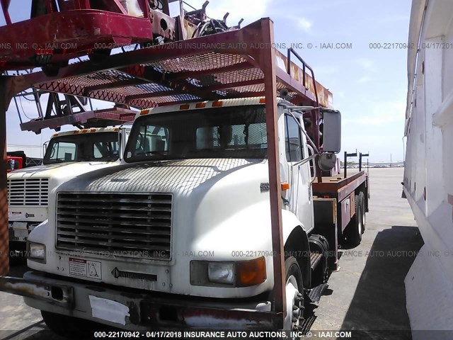 1HTSHADR5YH270504 - 2000 INTERNATIONAL 4900 4900 WHITE photo 2