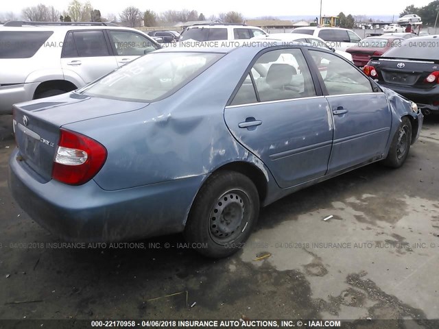 JTDBE32K540259552 - 2004 TOYOTA CAMRY LE/XLE BLUE photo 4