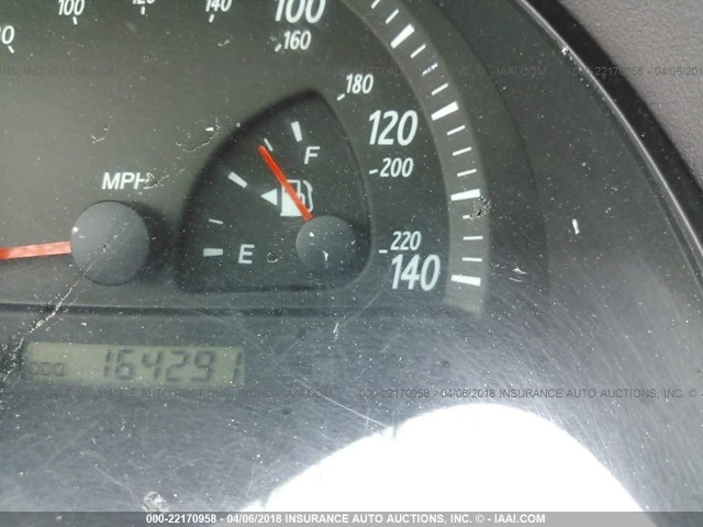 JTDBE32K540259552 - 2004 TOYOTA CAMRY LE/XLE Blau Foto 7