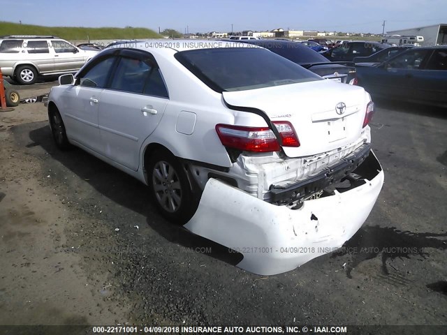 JTNBE46K273119604 - 2007 TOYOTA CAMRY NEW GENERATION CE/LE/XLE/SE WHITE photo 3