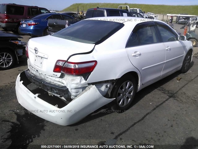 JTNBE46K273119604 - 2007 TOYOTA CAMRY NEW GENERATION CE/LE/XLE/SE WHITE photo 4