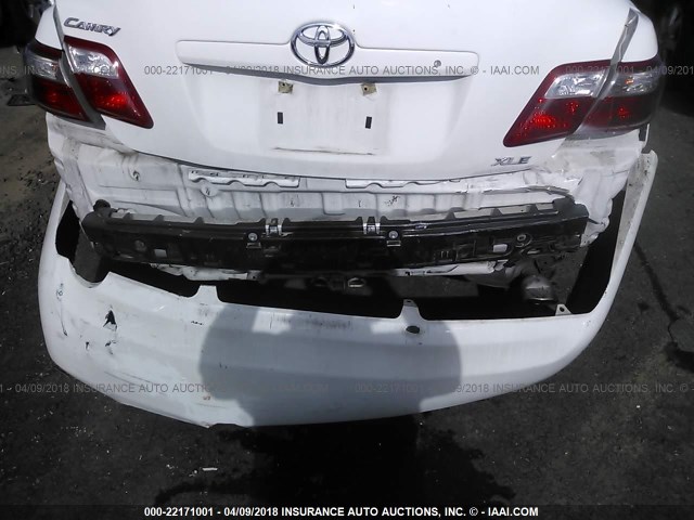 JTNBE46K273119604 - 2007 TOYOTA CAMRY NEW GENERATION CE/LE/XLE/SE WHITE photo 6