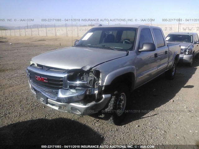 1GTGK13U55F812802 - 2005 GMC SIERRA K1500 HEAVY DUTY SILVER photo 2