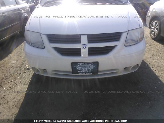 2D4GP44L56R804155 - 2006 DODGE GRAND CARAVAN SXT WHITE photo 6