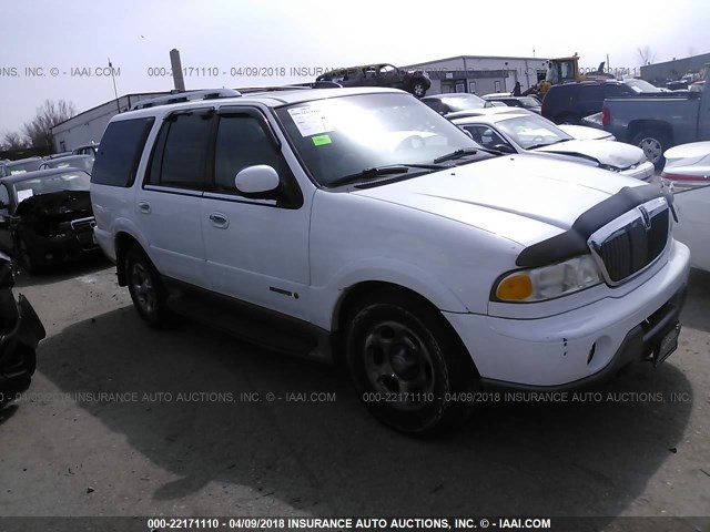5LMFU28R31LJ15584 - 2001 LINCOLN NAVIGATOR WHITE photo 1