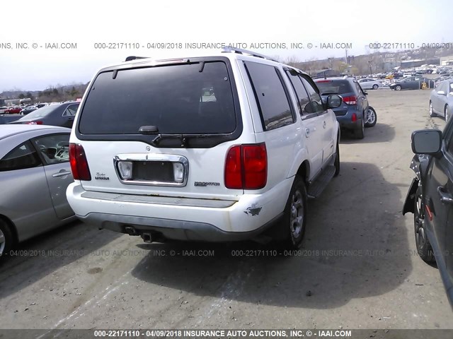 5LMFU28R31LJ15584 - 2001 LINCOLN NAVIGATOR WHITE photo 4