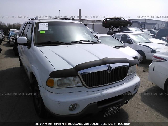 5LMFU28R31LJ15584 - 2001 LINCOLN NAVIGATOR WHITE photo 6