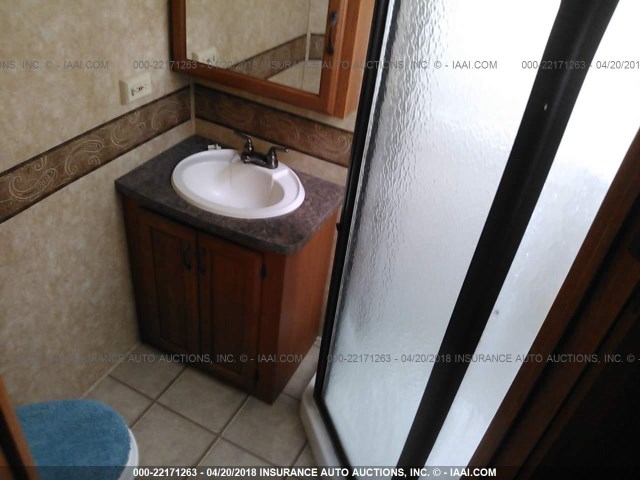 4X4FSAK269J023891 - 2009 FOREST RIVER SANDPIPER  白色 照片 5