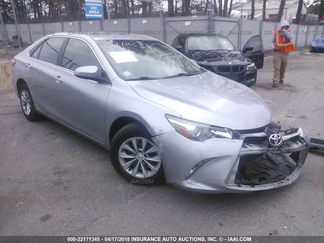 4T1BF1FKXGU538693 - 2016 TOYOTA CAMRY LE/XLE/SE/XSE SILVER photo 1