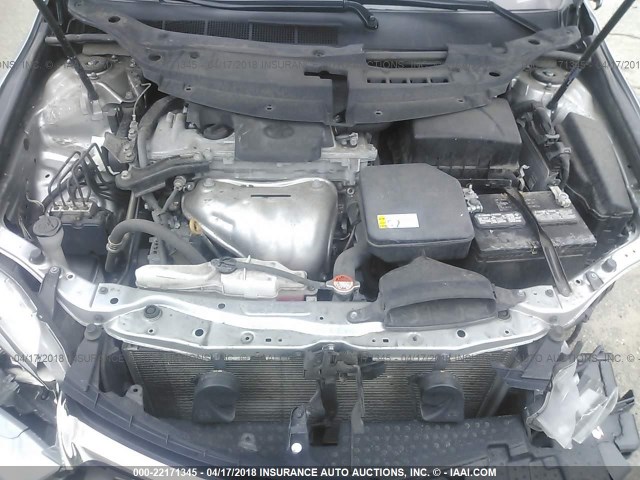 4T1BF1FKXGU538693 - 2016 TOYOTA CAMRY LE/XLE/SE/XSE SILVER photo 10