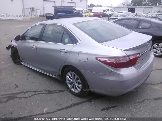 4T1BF1FKXGU538693 - 2016 TOYOTA CAMRY LE/XLE/SE/XSE SILVER photo 3