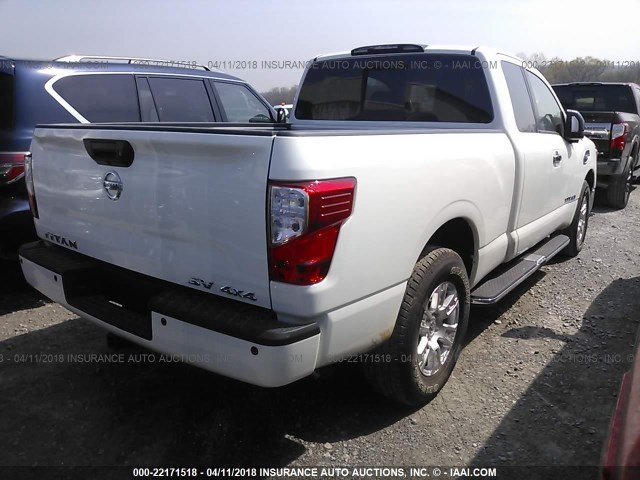 1N6AA1C53HN533616 - 2017 NISSAN TITAN SV/PRO-4X WHITE photo 4