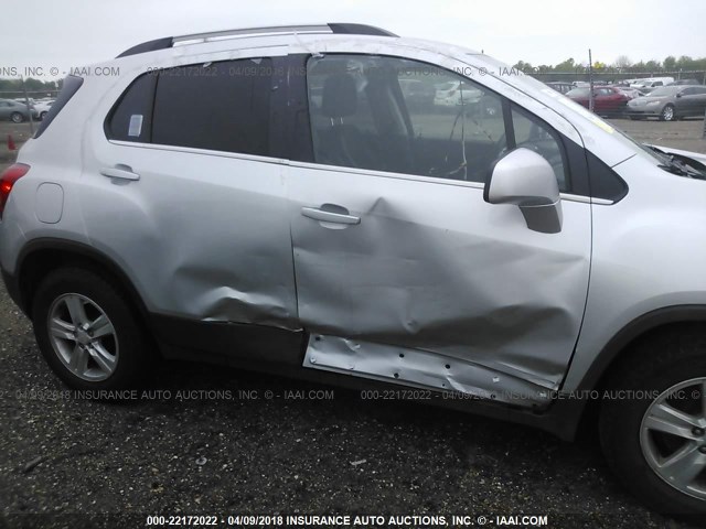 3GNCJLSB7FL244614 - 2015 CHEVROLET TRAX 1LT SILVER photo 6