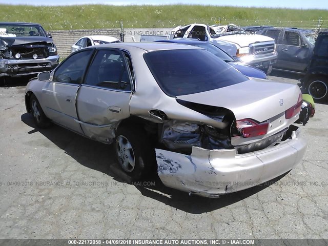 1HGCG5662YA015091 - 2000 HONDA ACCORD EX GOLD photo 3