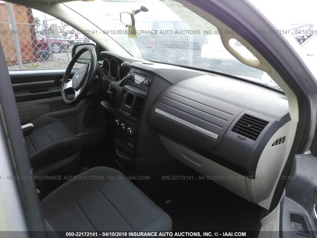 2D4RN4DE0AR336909 - 2010 DODGE GRAND CARAVAN SE GRAY photo 5