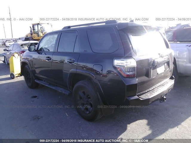 JTEBU5JR8G5307707 - 2016 TOYOTA 4RUNNER SR5 PREM/LTDL/TRAIL/TRD BLACK photo 3