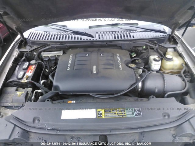5LMFU28R54LJ37767 - 2004 LINCOLN NAVIGATOR GRAY photo 10