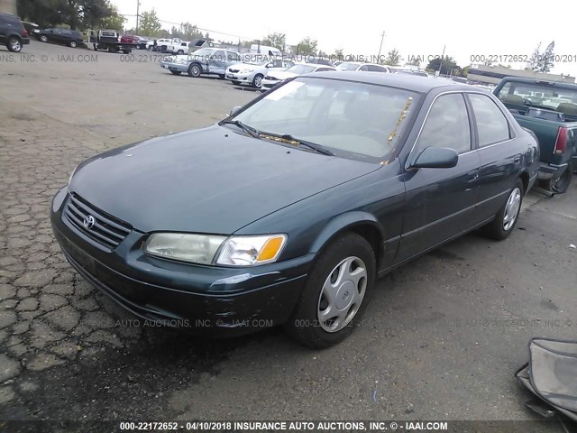 JT2BF22K2V0033423 - 1997 TOYOTA CAMRY LE/XLE GREEN photo 2