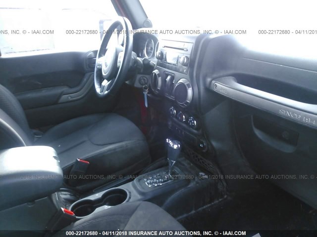 1C4AJWAG4DL673958 - 2013 JEEP WRANGLER SPORT 红色 照片 5