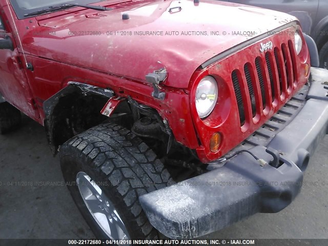 1C4AJWAG4DL673958 - 2013 JEEP WRANGLER SPORT 红色 照片 6