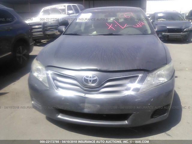 4T4BF3EK6BR114746 - 2011 TOYOTA CAMRY SE/LE/XLE GRAY photo 6