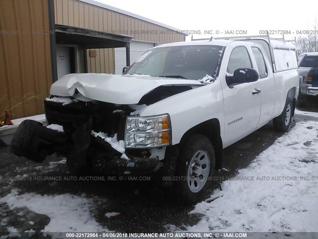 1GCRCPEX2DZ290708 - 2013 CHEVROLET SILVERADO C1500 WHITE photo 2