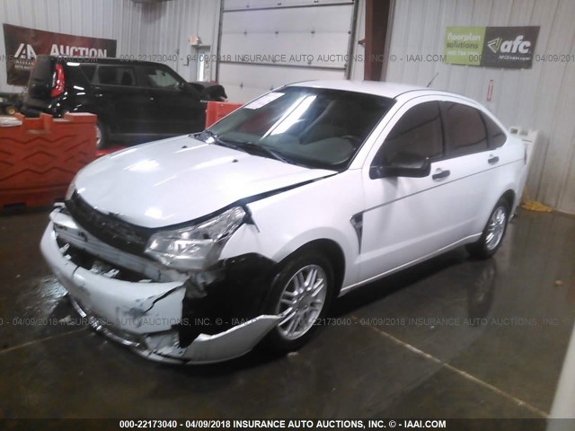 1FAHP35N88W215970 - 2008 FORD FOCUS SE/SEL/SES WHITE photo 2