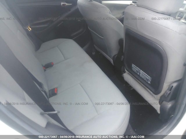 2T1KE40EX9C018232 - 2009 TOYOTA COROLLA MATRIX S WHITE photo 8