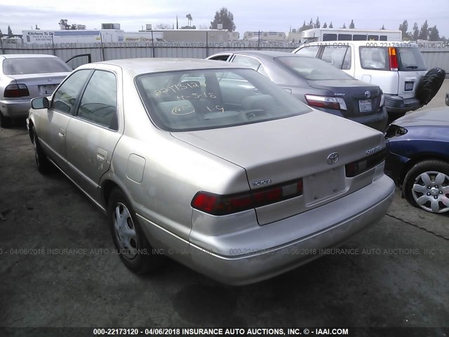 JT2BG22K1X0295496 - 1999 TOYOTA CAMRY LE/XLE GOLD photo 3