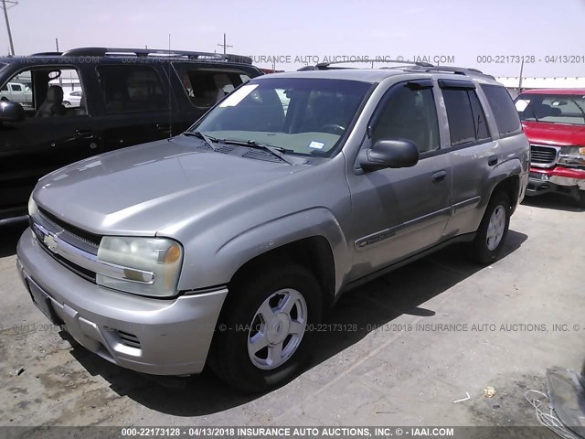 1GNDT13S222472856 - 2002 CHEVROLET TRAILBLAZER  GRAY photo 2