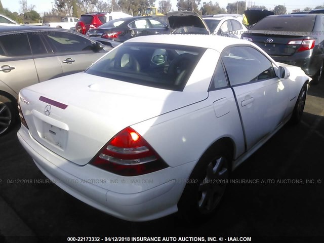 WDBKK49F03F273344 - 2003 MERCEDES-BENZ SLK 230 KOMPRESSOR WHITE photo 4