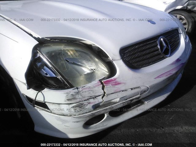 WDBKK49F03F273344 - 2003 MERCEDES-BENZ SLK 230 KOMPRESSOR WHITE photo 6