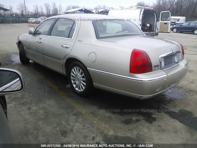 1LNHM81W14Y628368 - 2004 LINCOLN TOWN CAR EXECUTIVE/SIGNATURE ბეჟი ფოტო 3