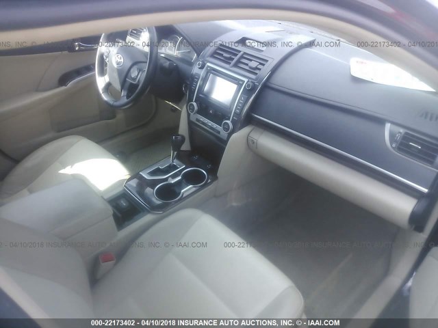4T1BF1FK3CU510549 - 2012 TOYOTA CAMRY SE/LE/XLE Черный фото 5