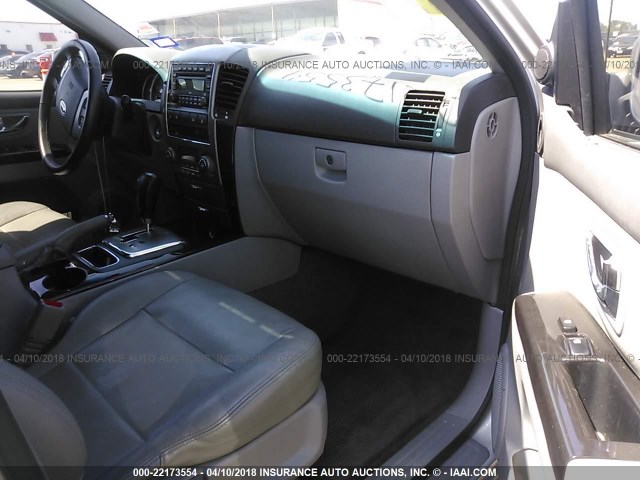 KNDJD736485796493 - 2008 KIA SORENTO EX/LX GRAY photo 5