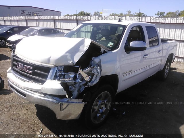 3GTP1VE03BG217378 - 2011 GMC SIERRA C1500 SLE WHITE photo 2