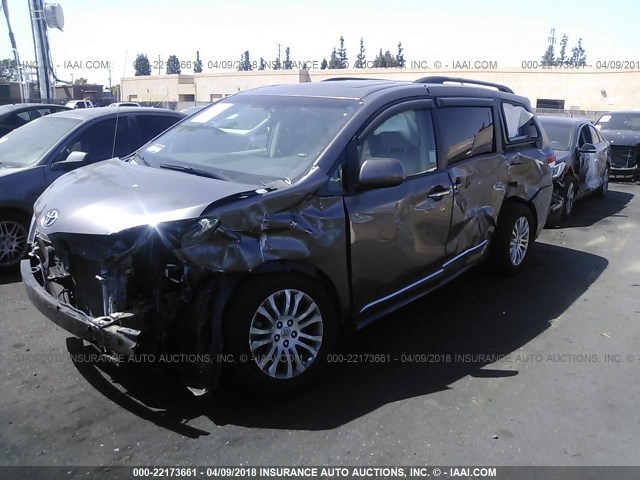 5TDYK3DC5ES466398 - 2014 TOYOTA SIENNA XLE/LIMITED GRAY photo 2