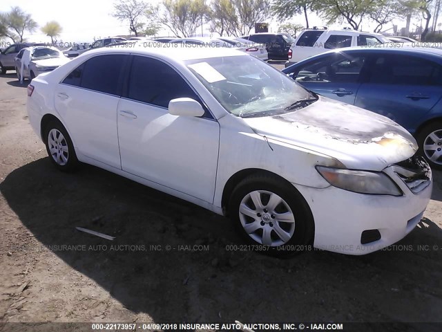 4T1BF3EK2BU618897 - 2011 TOYOTA CAMRY SE/LE/XLE WHITE photo 1