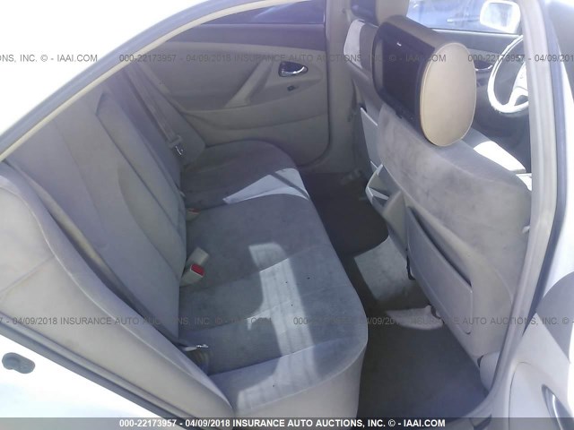 4T1BF3EK2BU618897 - 2011 TOYOTA CAMRY SE/LE/XLE WHITE photo 8