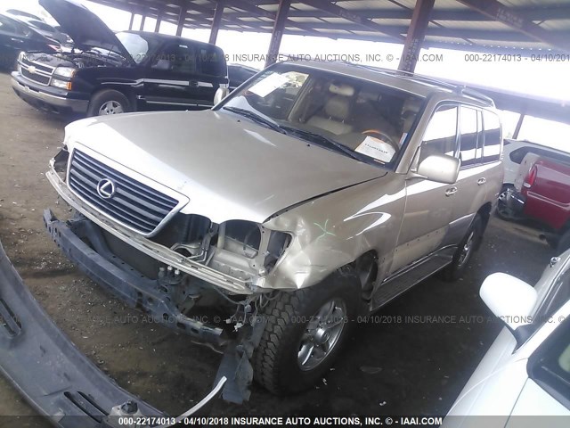 JTJHT00W523520238 - 2002 LEXUS LX 470 GOLD photo 2