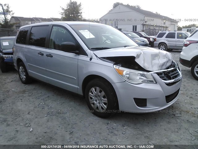 2V4RW4D15AR296453 - 2010 VOLKSWAGEN ROUTAN S SILVER photo 1