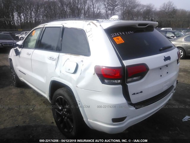 1C4RJFAG1JC137726 - 2018 JEEP GRAND CHEROKEE LAREDO WHITE photo 3