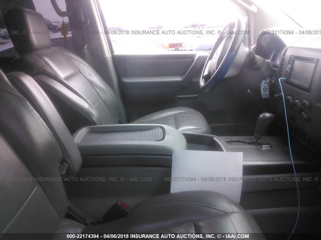 5N1AA08B34N725085 - 2004 NISSAN ARMADA SE/LE WHITE photo 5