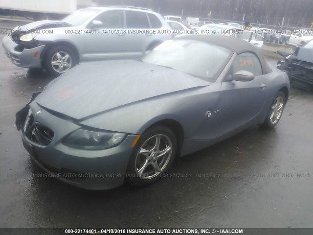 4USBU335X7LW71538 - 2007 BMW Z4 3.0 GRAY photo 2