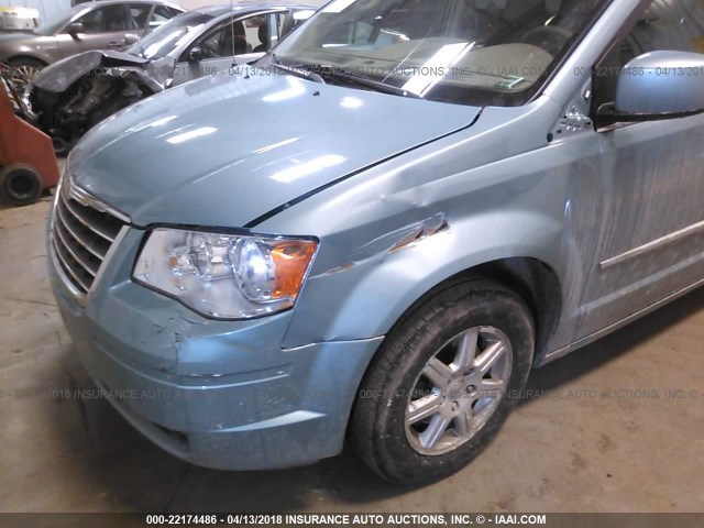 2A4RR5D10AR431873 - 2010 CHRYSLER TOWN & COUNTRY TOURING Light Blue photo 6